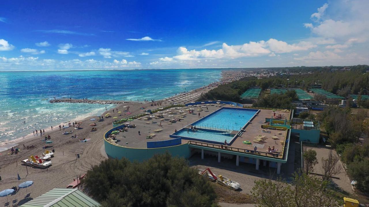 Happy Camp Mobile Homes In Camping Village Rosapineta Rosolina Mare Exterior foto